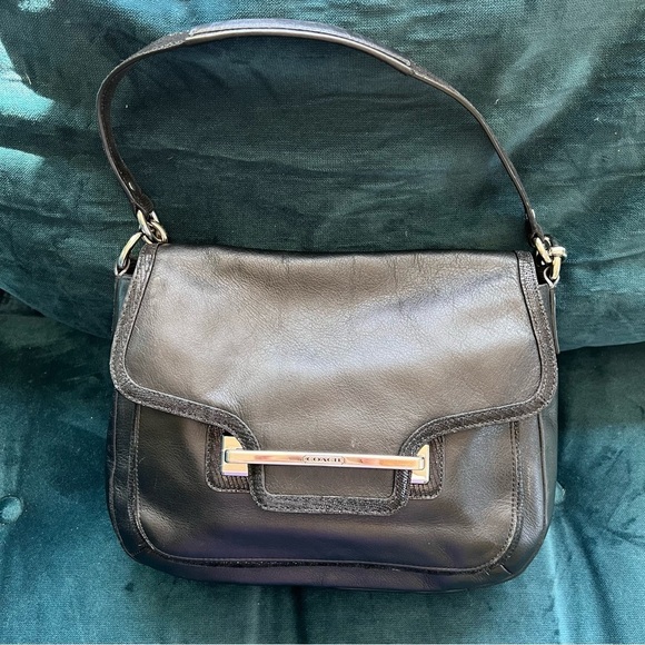 COACH LEATHER FLAP SHOULDER BAG EUC BLACK - Picture 1 of 9